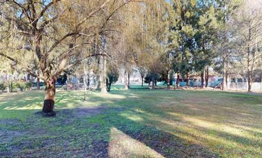 Casa en venta - 3 Dormitorios 3 Baños - Cochera - 1.673Mts2 - Club Miralagos