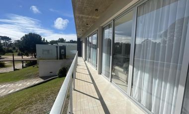 Casa en venta - 4 Dormitorios 3 Baños - Pinamar