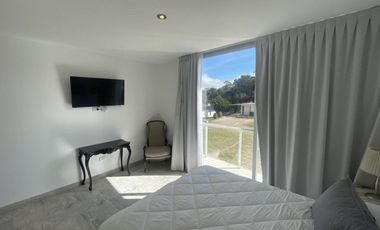 Casa en venta - 4 Dormitorios 3 Baños - Pinamar