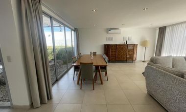 Casa en venta - 4 Dormitorios 3 Baños - Pinamar