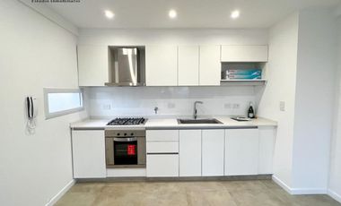 Departamento en pozo cde 3 amb con 2 baños y balcon con parrilla