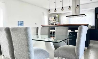Casa en venta - 3 Dormitorios 1 Baño - Cochera - 1.050Mts2 - Chapadmalal
