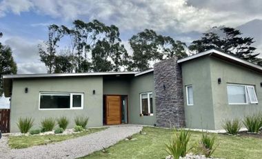 Casa en venta - 3 Dormitorios 1 Baño - Cochera - 1.050Mts2 - Chapadmalal
