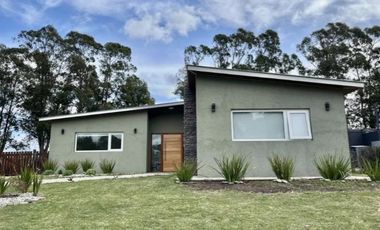 Casa en venta - 3 Dormitorios 1 Baño - Cochera - 1.050Mts2 - Chapadmalal
