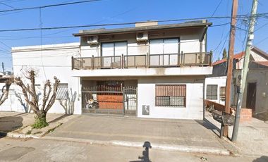 Casa en venta - 3 Dormitorios 2 Baños - 360mts2 - Quilmes