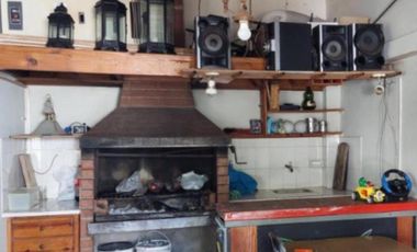 Casa en venta - 3 Dormitorios 2 Baños - Mar del Plata