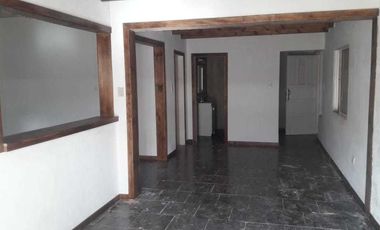 Casa en venta - 3 dormitorios 3 baños - 300mts2 - Necochea