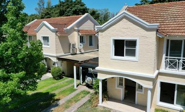 Casa tipo Triplex en Las Margaritas Village - Pilar