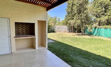 Casa tipo Triplex en Las Margaritas Village - Pilar