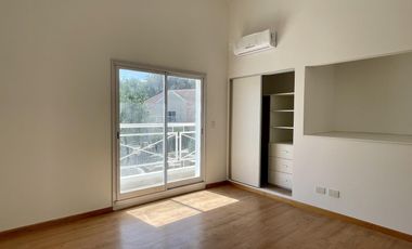 Casa tipo Triplex en Las Margaritas Village - Pilar