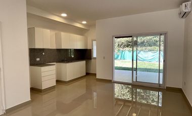 Casa tipo Triplex en Las Margaritas Village - Pilar