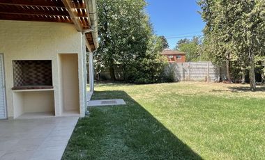 Casa tipo Triplex en Las Margaritas Village - Pilar