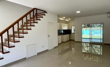 Casa tipo Triplex en Las Margaritas Village - Pilar