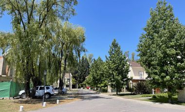 Casa tipo Triplex en Las Margaritas Village - Pilar