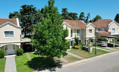 Casa tipo Triplex en Las Margaritas Village - Pilar