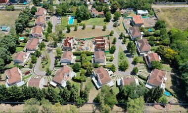 Casa tipo Triplex en Las Margaritas Village - Pilar