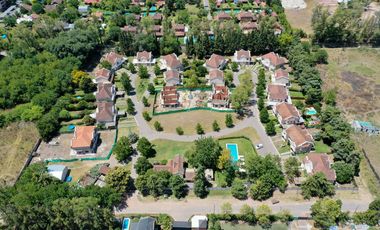 Casa tipo Triplex en Las Margaritas Village - Pilar