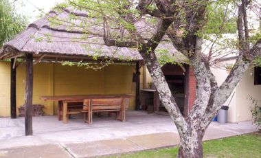 Casa en venta - 3 Dormitorios 2 Baños - 666Mts2 - Magdalena