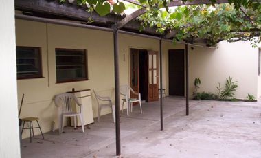 Casa en venta - 3 Dormitorios 2 Baños - 666Mts2 - Magdalena
