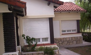 Casa en venta - 3 Dormitorios 2 Baños - 666Mts2 - Magdalena
