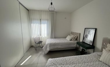 Departamento Duplex 3 ambientes en Barrio Altos del Encuentro en Pacheco