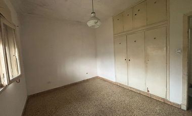 Casa Familiar 4 Ambientes – Excelente Ubicación – Apto Crédito