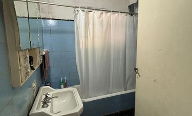 Casa Familiar 4 Ambientes – Excelente Ubicación – Apto Crédito