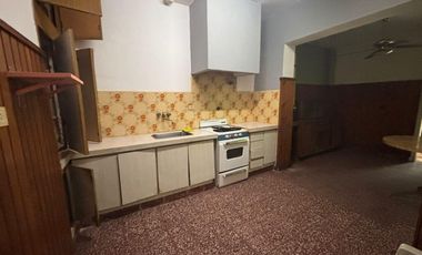 Casa Familiar 4 Ambientes – Excelente Ubicación – Apto Crédito