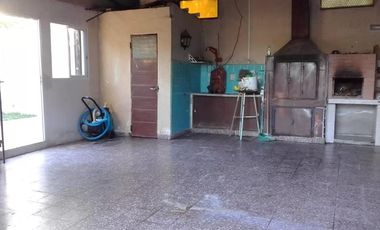 Casa en venta - 2 Dormitorios 2 Baños - Cochera - 448Mts2 - Punta Lara