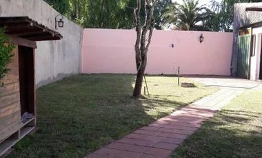 Casa en venta - 2 Dormitorios 2 Baños - Cochera - 448Mts2 - Punta Lara