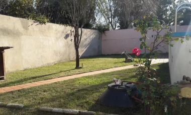 Casa en venta - 2 Dormitorios 2 Baños - Cochera - 448Mts2 - Punta Lara