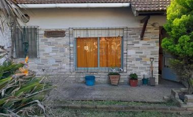 Casa en venta - 2 Dormitorios 2 Baños - Cochera - 448Mts2 - Punta Lara