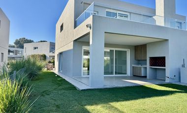 Departamento en Venta de 4 ambientes en Pilar