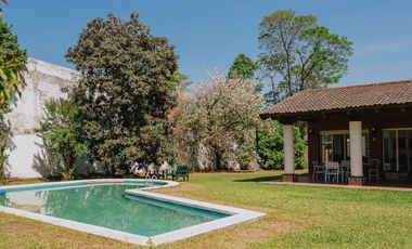 Casa en venta en Yerba Buena, Sarmiento al 1100