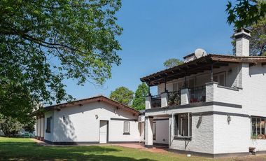 Casa en venta en Yerba Buena, Sarmiento al 1100