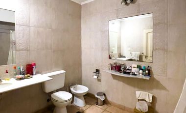 Casa en venta en Yerba Buena, Sarmiento al 1100