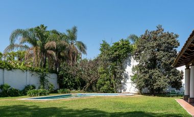 Casa en venta en Yerba Buena, Sarmiento al 1100