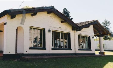 Casa en venta en Yerba Buena, Sarmiento al 1100