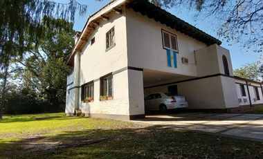 Casa en venta en Yerba Buena, Sarmiento al 1100