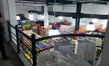 Excelente local sobre lote propio - 13 de frente