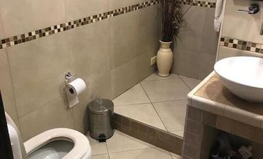 CASA EN VENTA EN BURZACO