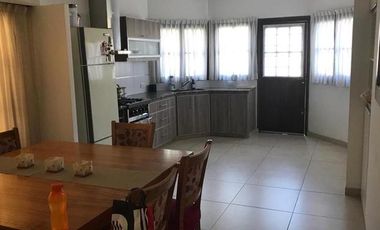 CASA EN VENTA EN BURZACO