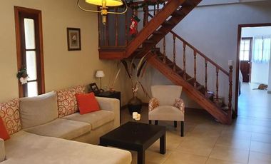 CASA EN VENTA EN BURZACO