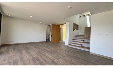 Casa en venta en unidad cerrada en Sajonia sector túnel de oriente