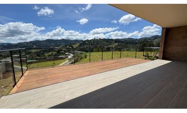 Casa en venta en unidad cerrada en Sajonia sector túnel de oriente