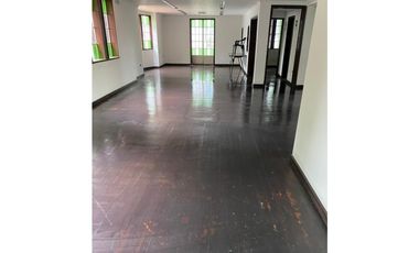 ARRIENDO EXCELENTE CASA CONSERVACION 1288m2 NOGAL