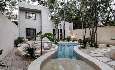 VILLA DE 4 HABITACIONES CON ALBERCA PRIVADA EN TULUM. GYM, FOGATERO. ENTREGA INMEDIATA.