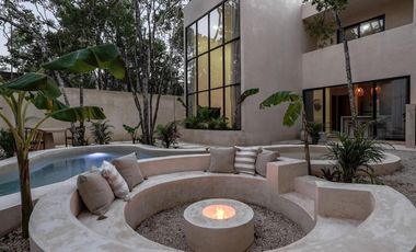 VILLA DE 4 HABITACIONES CON ALBERCA PRIVADA EN TULUM. GYM, FOGATERO. ENTREGA INMEDIATA.