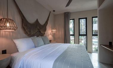 VILLA DE 4 HABITACIONES CON ALBERCA PRIVADA EN TULUM. GYM, FOGATERO. ENTREGA INMEDIATA.