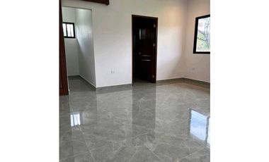 EN VENTA.CASA.3HAB Y GARITA DE SEGURIDAD BOQUETE